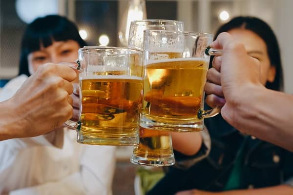 ギャラ飲みは危ない？トラブル例や危険な案件の特徴、安全対策まとめ